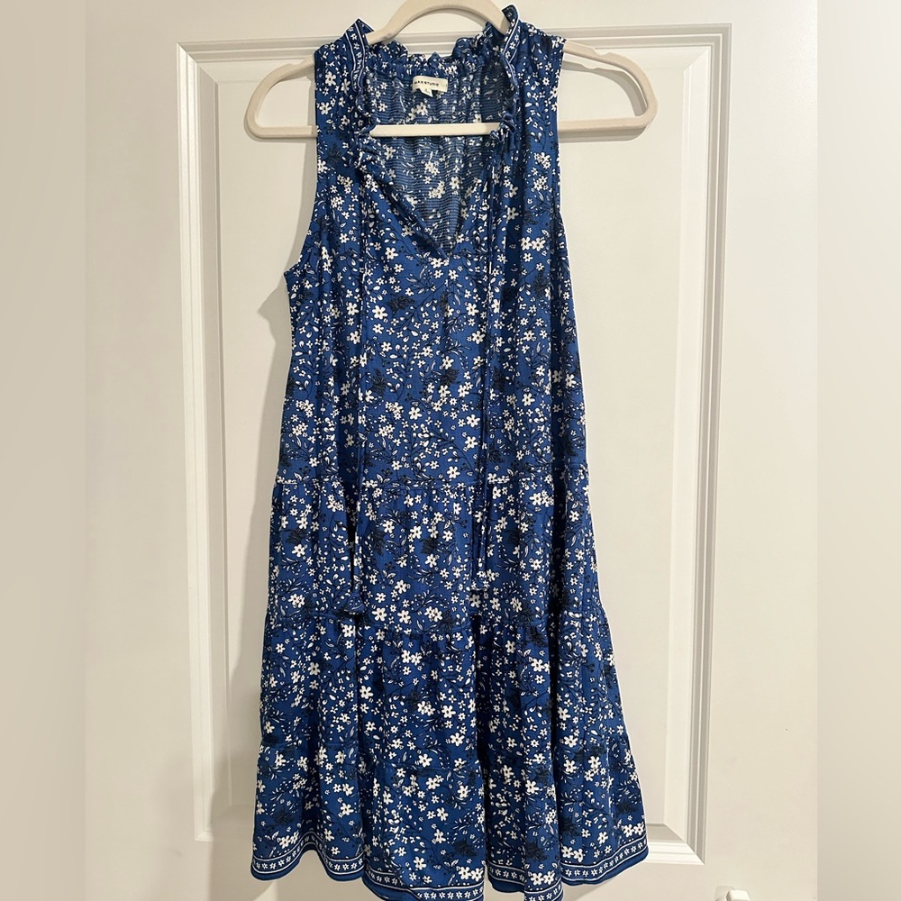 Max studio flowy dress with tie neck